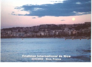 The early hours of race morning greeted us with the sight of a full moon over Nice